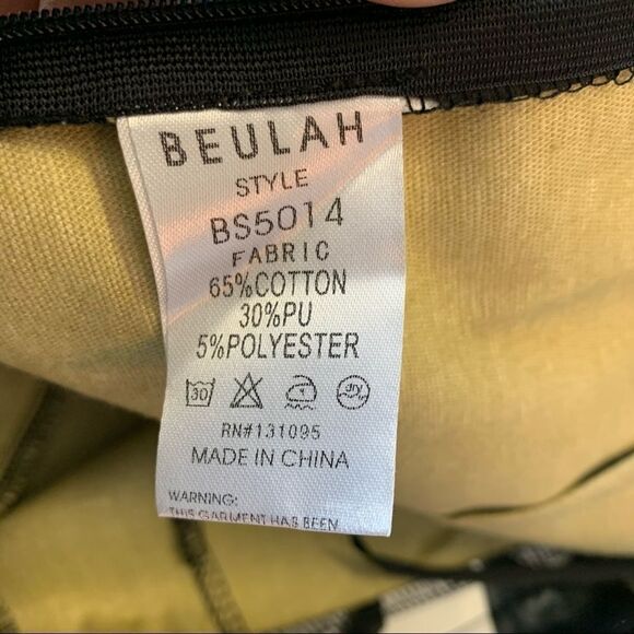 Beulah Black white floral faux leather skirt Sz M - Picture 6 of 8